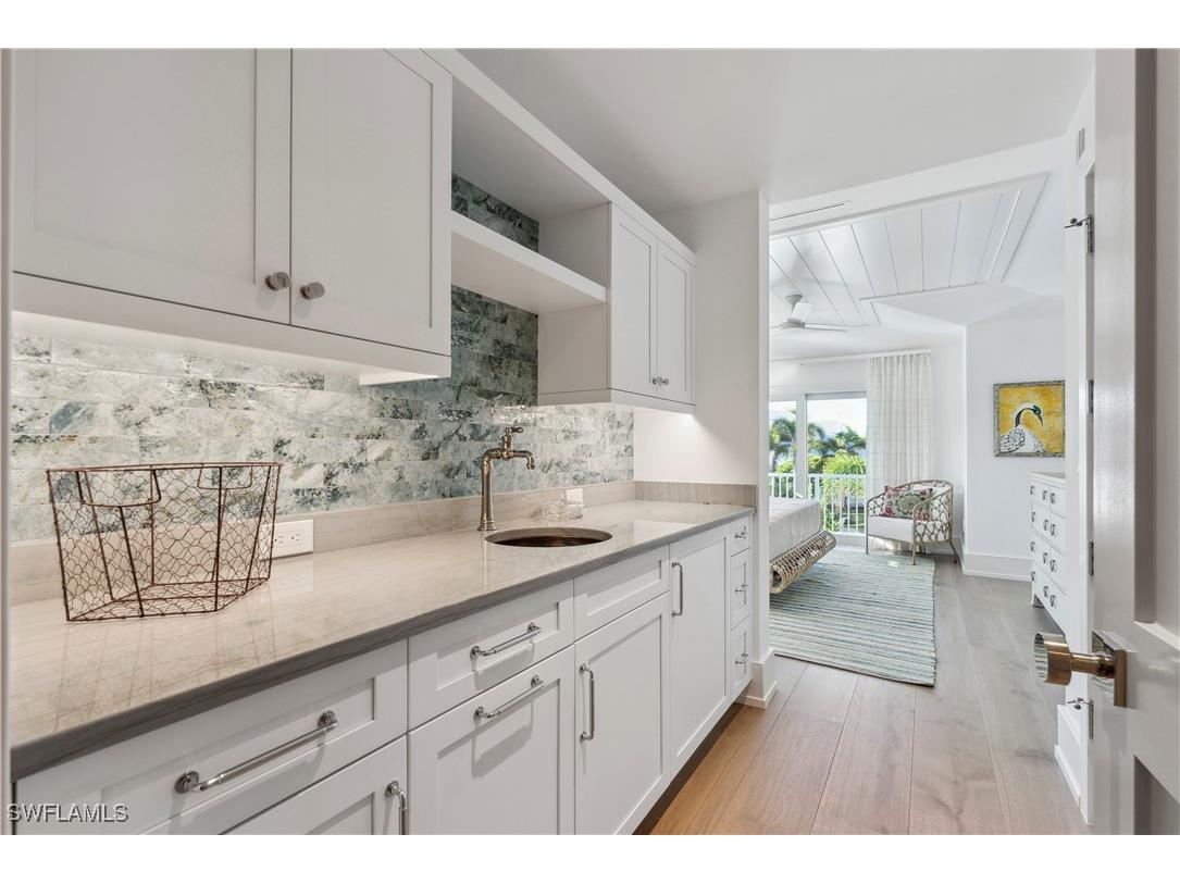 690 7th Avenue N Naples FL 34102 224028308 image18