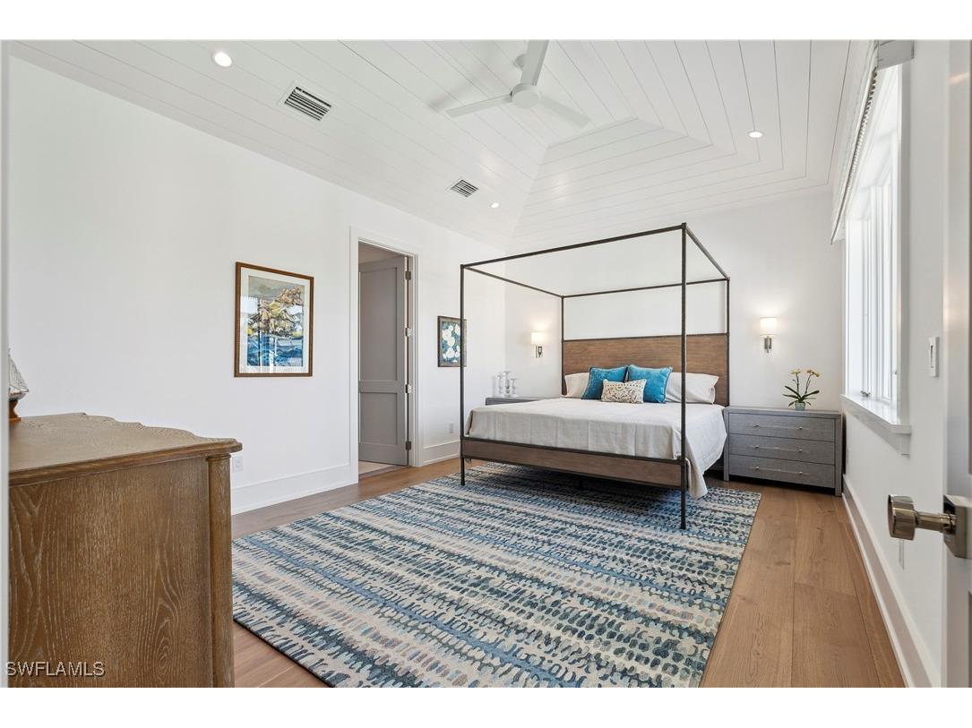 690 7th Avenue N Naples FL 34102 224028308 image22