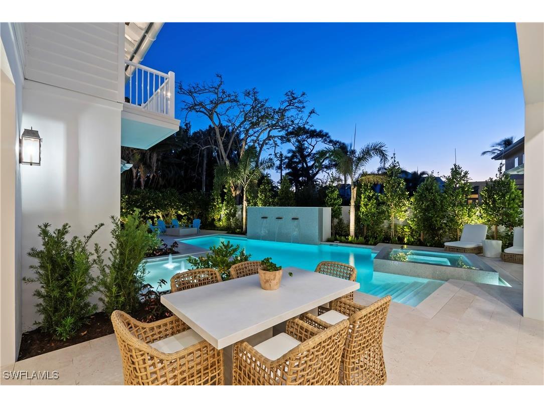 690 7th Avenue N Naples FL 34102 224028308 image25