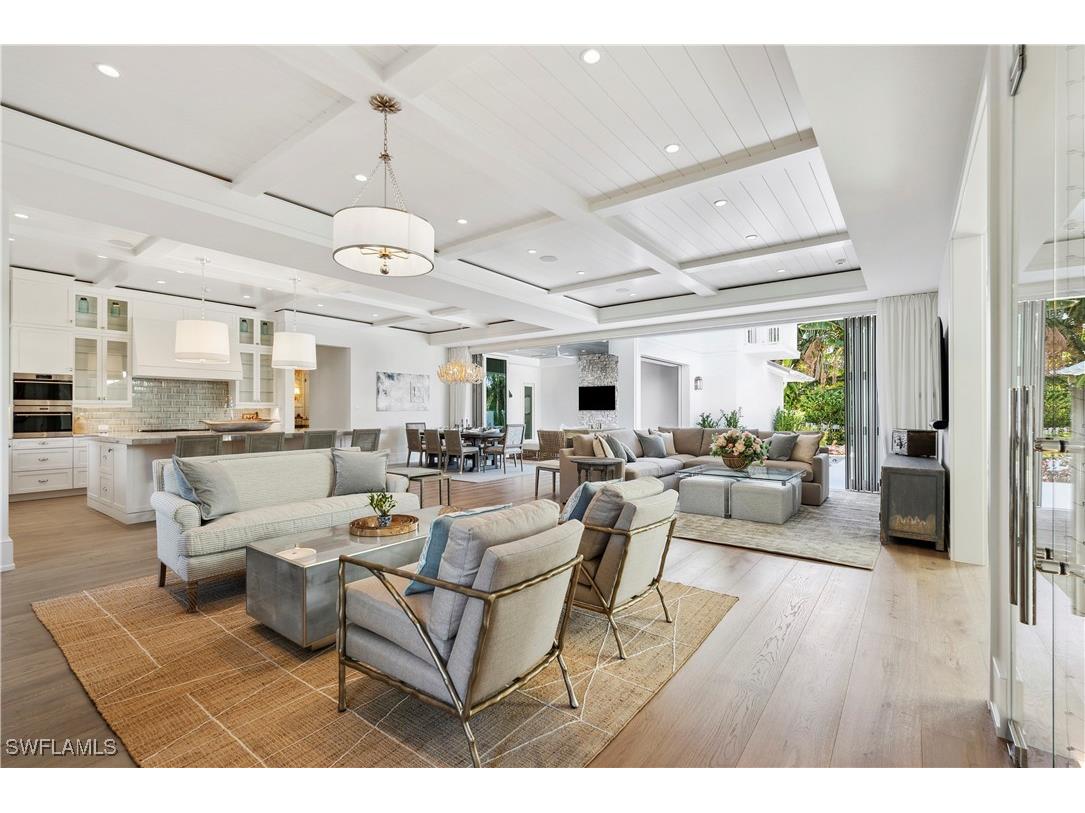 690 7th Avenue N Naples FL 34102 224028308 image5