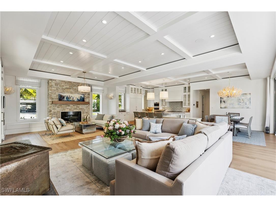 690 7th Avenue N Naples FL 34102 224028308 image6