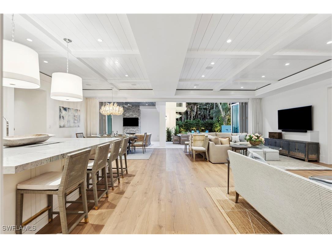 690 7th Avenue N Naples FL 34102 224028308 image7