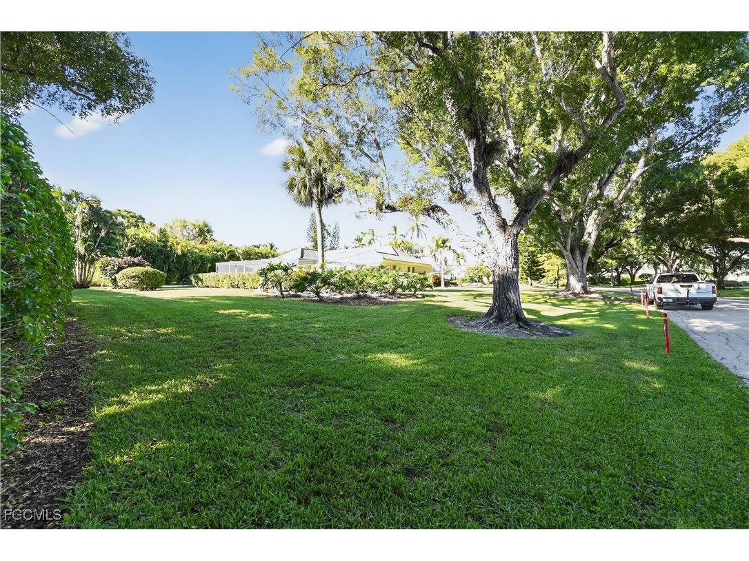 690 Murex Drive Naples FL 34102 2025015985 image14