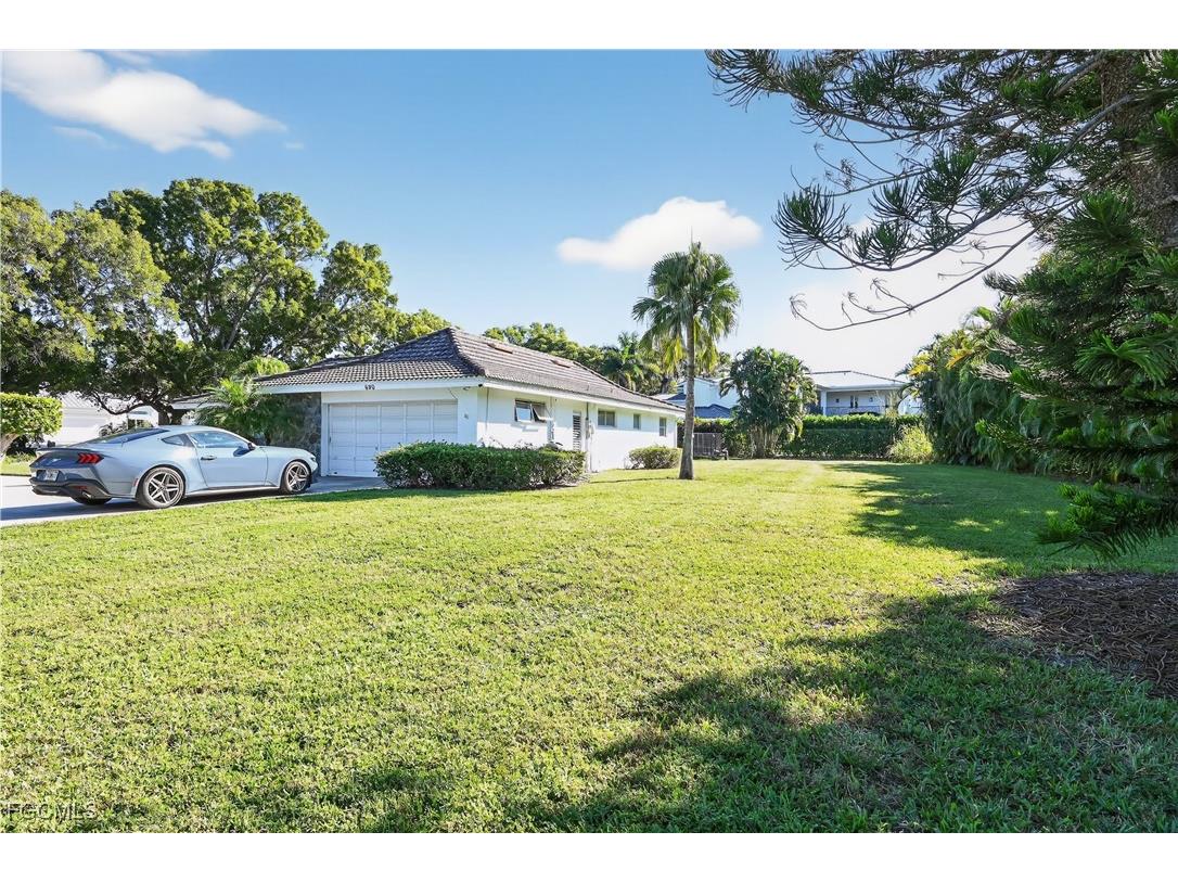 690 Murex Drive Naples FL 34102 2025015985 image18