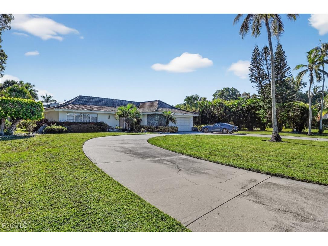 690 Murex Drive Naples FL 34102 2025015985 image19