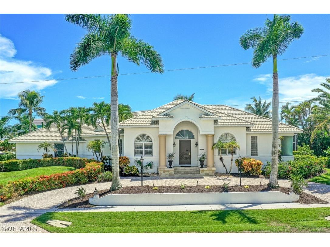 690 Pelican Court Marco Island FL 34145 222056451 image1