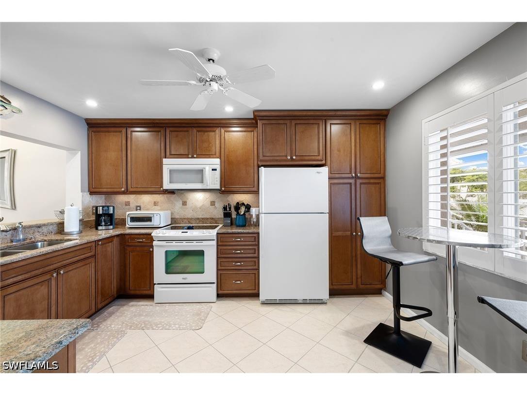 6900 Dennis Circle #J-205 Naples FL 34104 226017311 image25