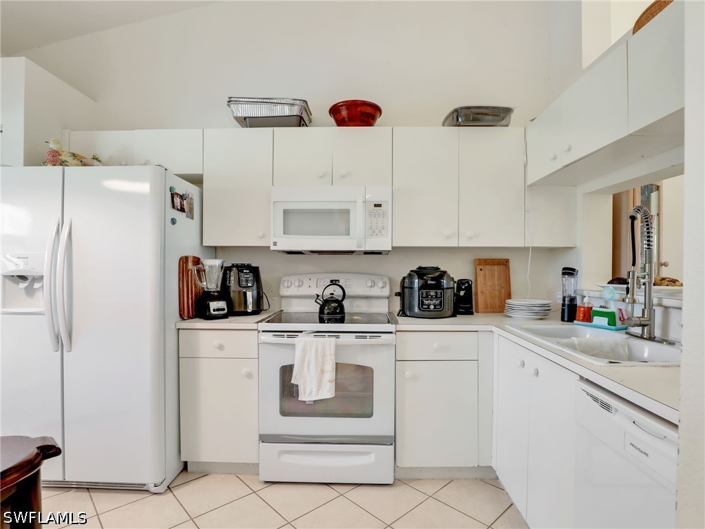 6900 Huntington Lakes Circle #202 Naples FL 34119 226020469 image2