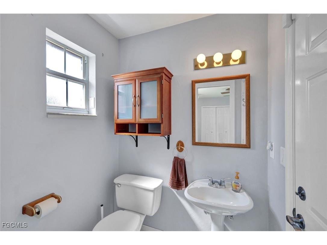 6910 Circle Drive Fort Myers FL 33905 2025017447 image21