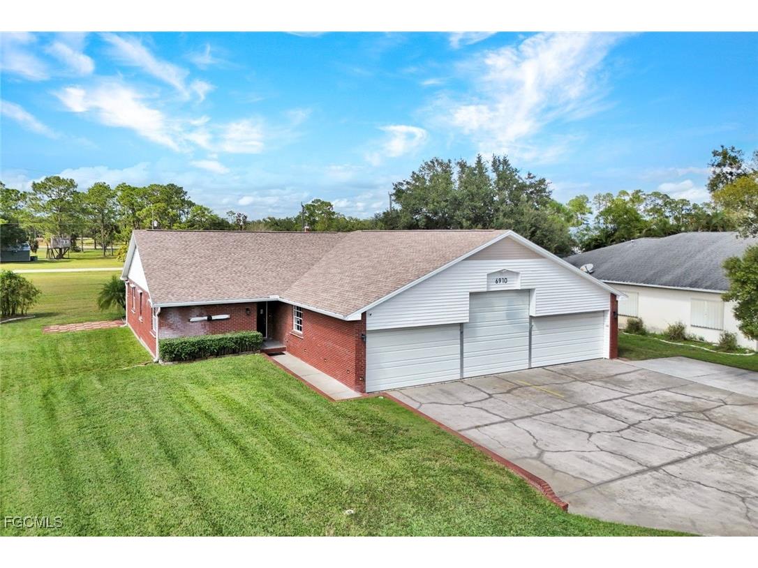 6910 Circle Drive Fort Myers FL 33905 2025017447 image3
