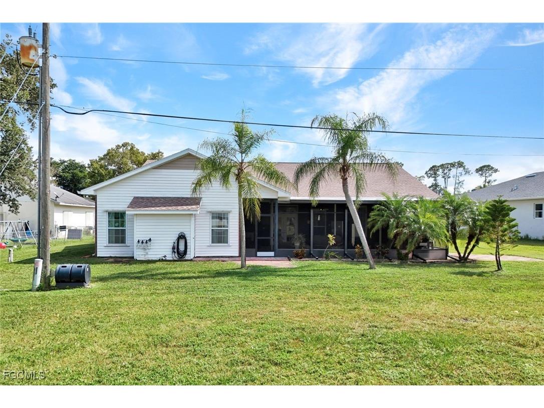 6910 Circle Drive Fort Myers FL 33905 2025017447 image32