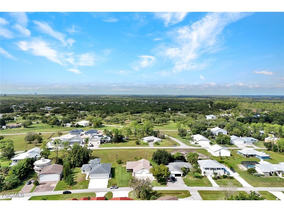 6910 Circle Drive Fort Myers FL 33905 2025017447 image39