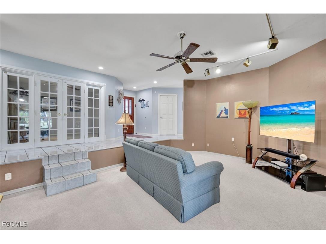 6910 Circle Drive Fort Myers FL 33905 2025017447 image8