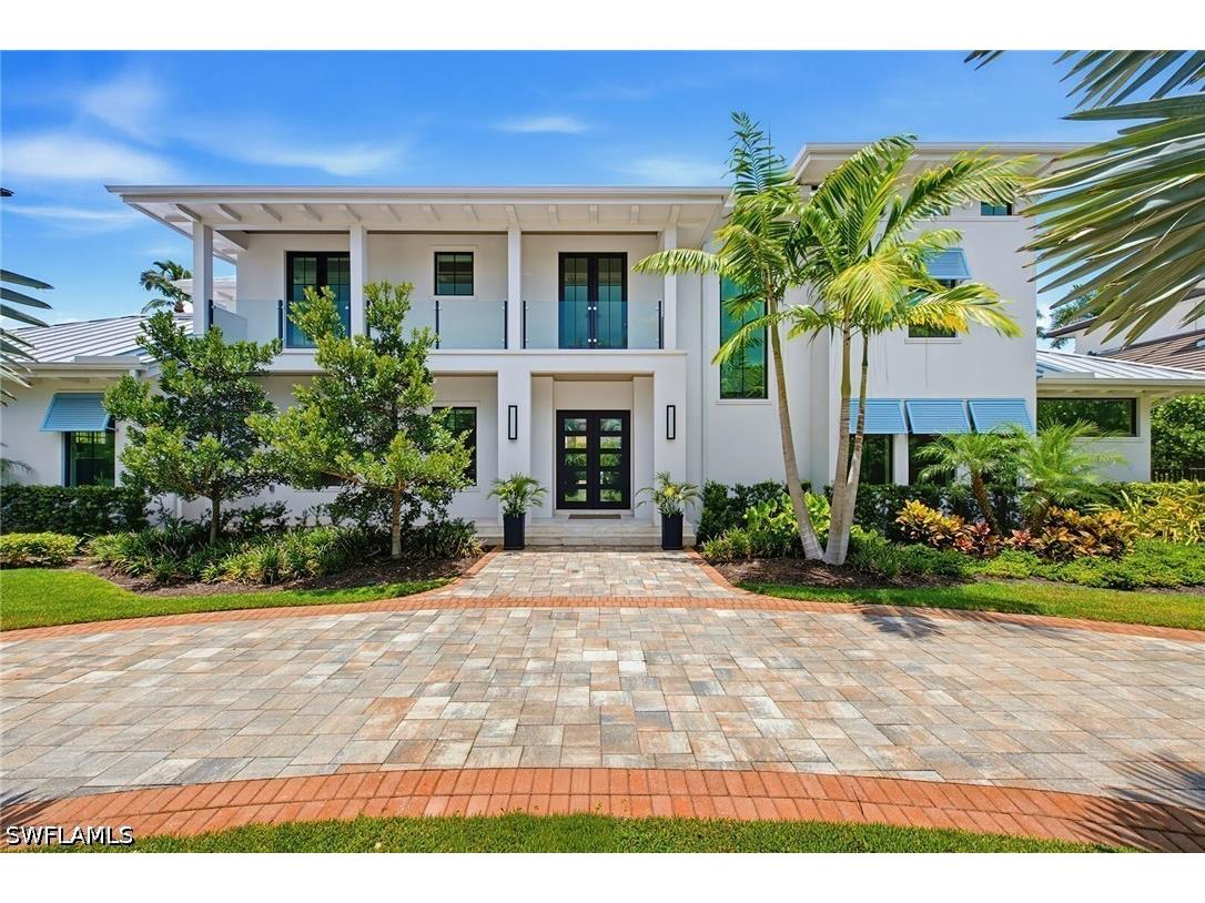 692 Banyan Boulevard Naples FL 34102 226025723 image2