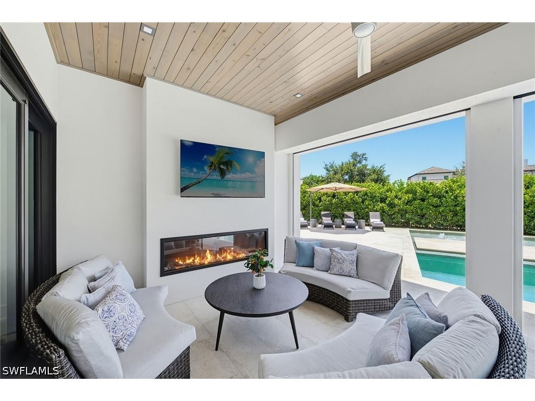 692 Banyan Boulevard Naples FL 34102 226025723 image8