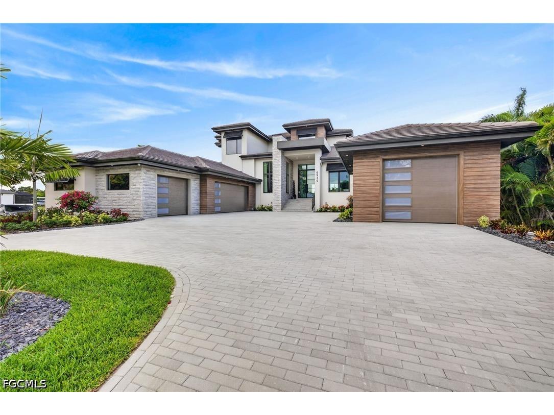 6924 Old Whiskey Creek Drive Fort Myers FL 33919 2026023672 image2