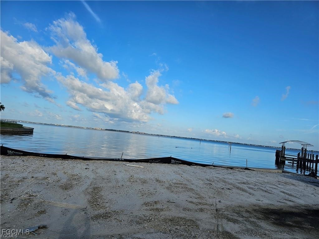 6928 Old Whiskey Creek Drive Fort Myers FL 33919 2025021975 image2