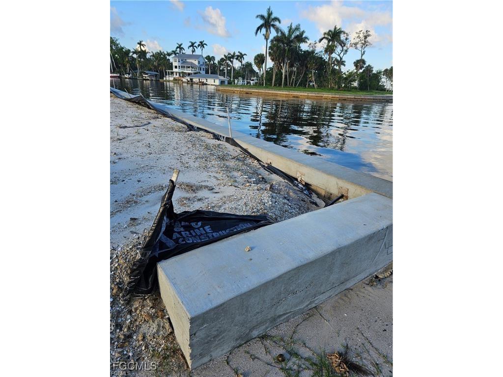 6928 Old Whiskey Creek Drive Fort Myers FL 33919 2025021975 image3