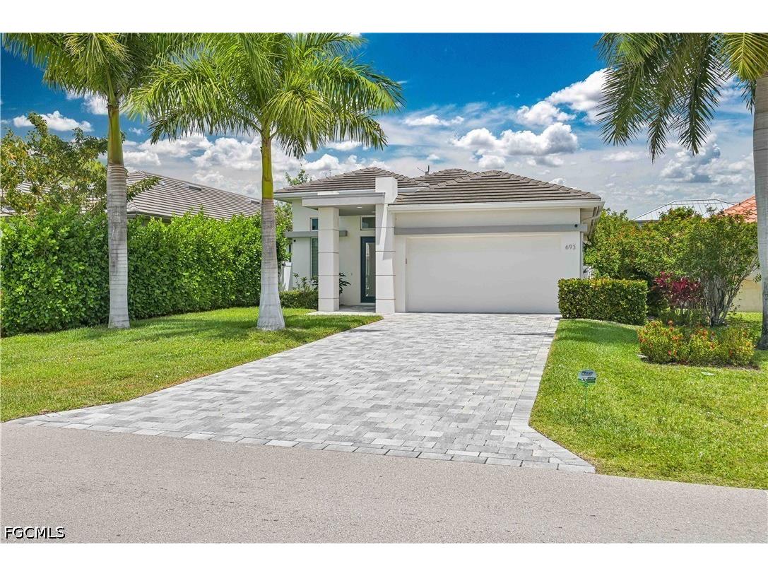 693 105th Avenue N Naples FL 34108 2026022992 image1
