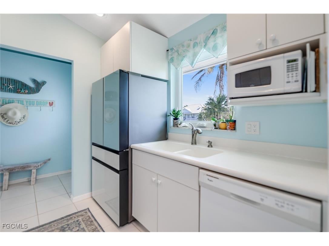 693 Emeril Court Sanibel FL 33957 2026003779 image27