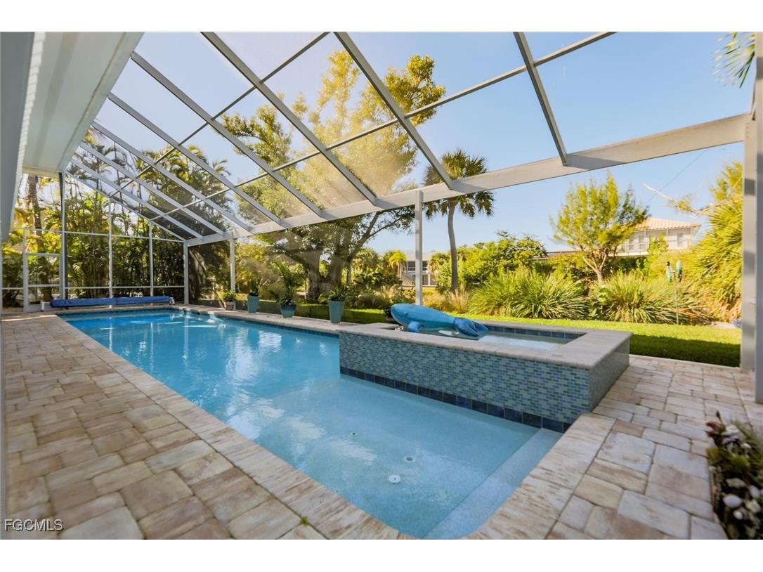 693 Emeril Court Sanibel FL 33957 2026003779 image7