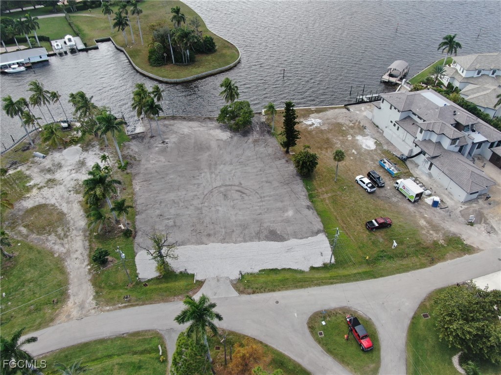 6932 Old Whiskey Creek Drive Fort Myers FL 33919 2025025414 image1