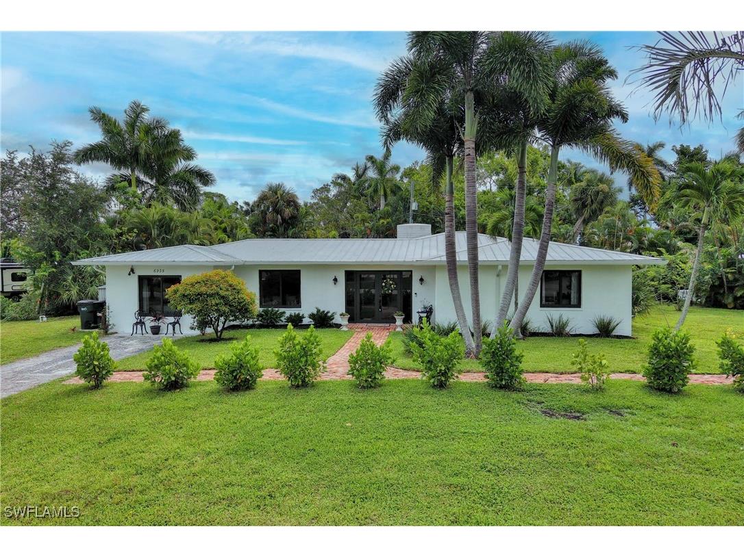 6935 Old Whiskey Creek Drive Fort Myers FL 33919 224104289 image1