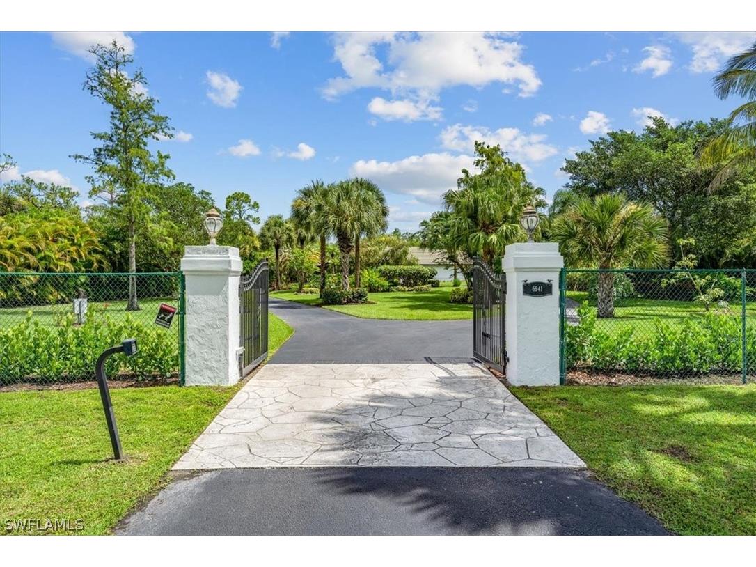 6941 Sable Ridge Lane Naples FL 34109 222056390 image1