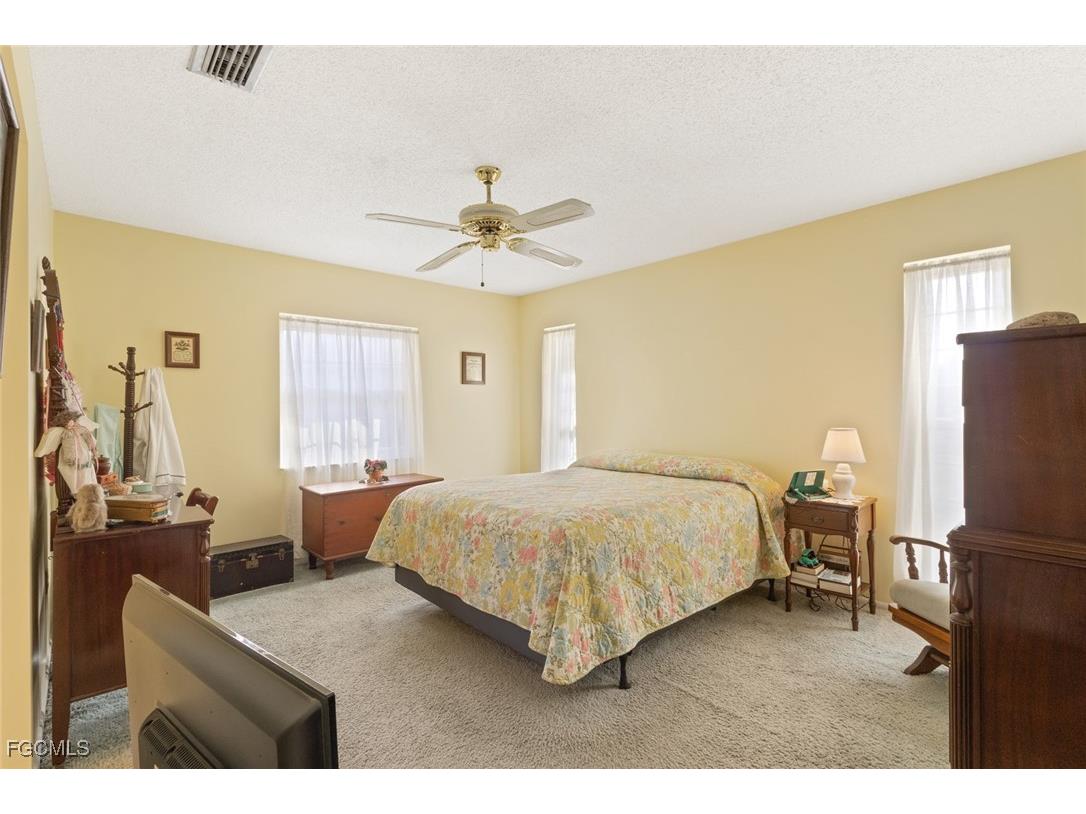 6944 Essex Drive Fort Myers FL 33919 2026000519 image16