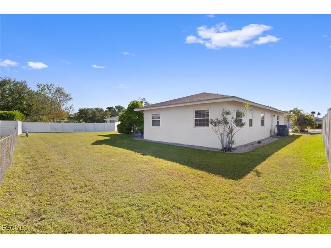 6944 Essex Drive Fort Myers FL 33919 2026000519 image27