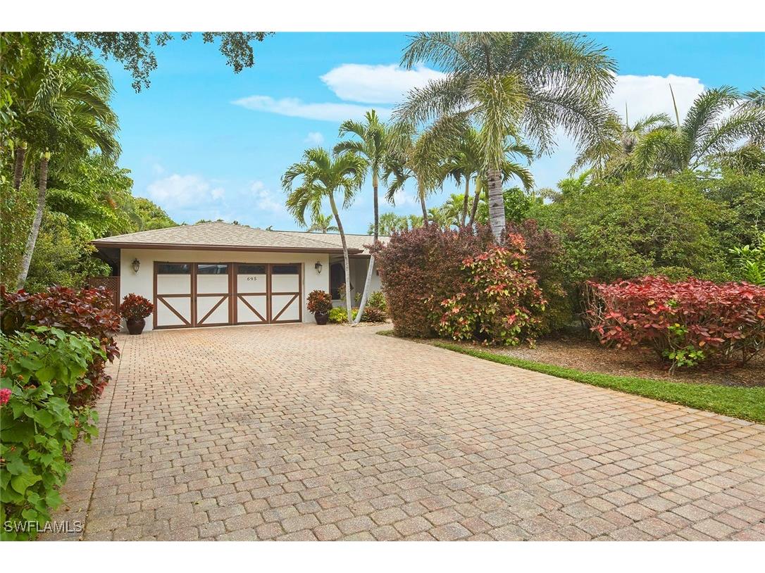 695 7th Avenue N Naples FL 34102 225008349 image1