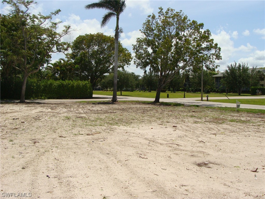 695 Broad Avenue S Naples FL 34102 223033649 image11