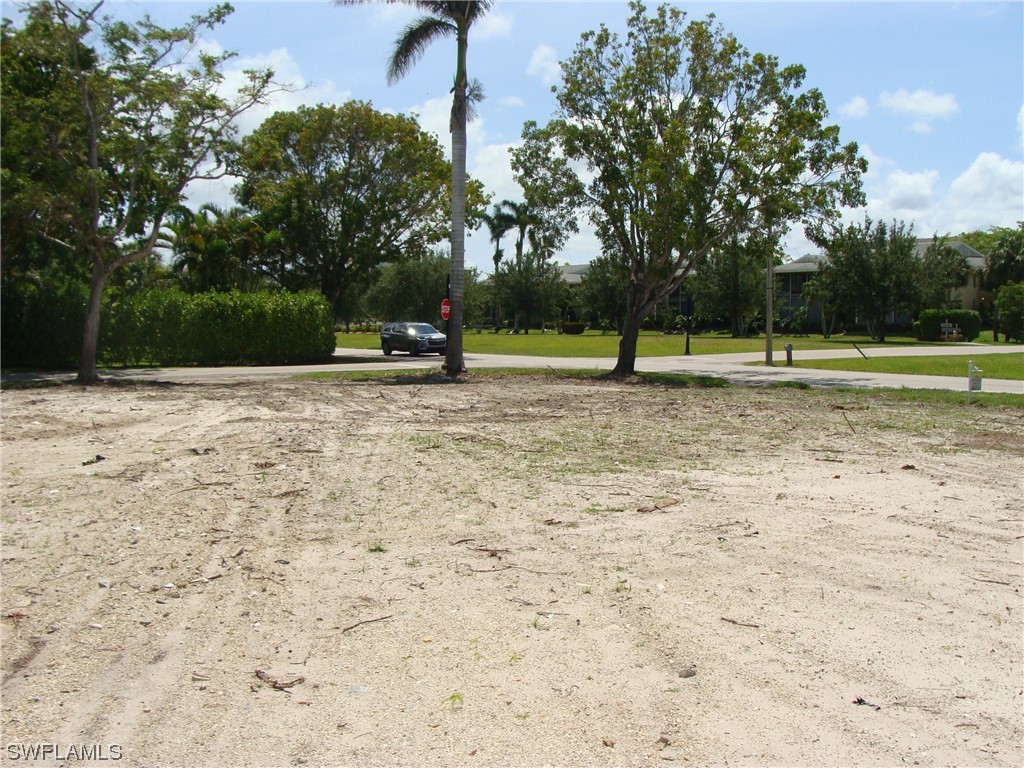 695 Broad Avenue S Naples FL 34102 223033649 image13