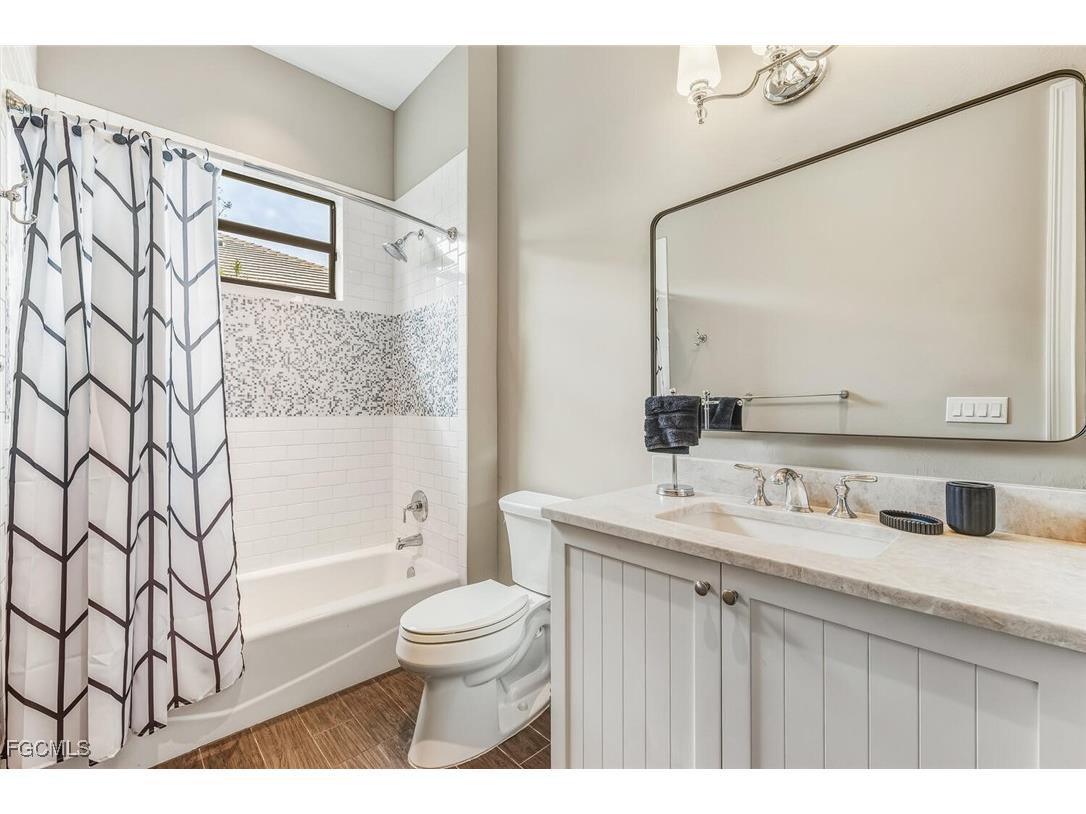 6951 Lakewood Isle Drive Fort Myers FL 33908 2025021134 image30