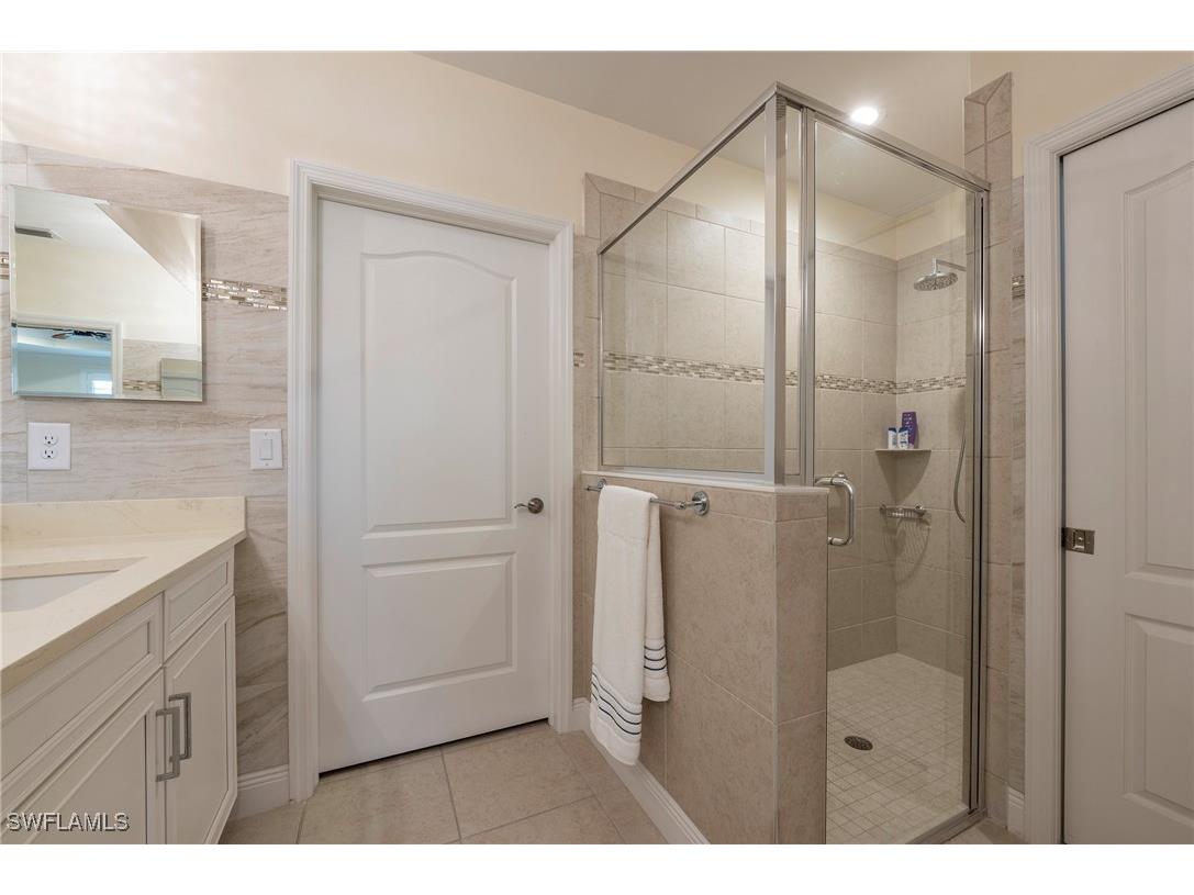 6954 Avalon Circle #702 Naples FL 34112 225064143 image8