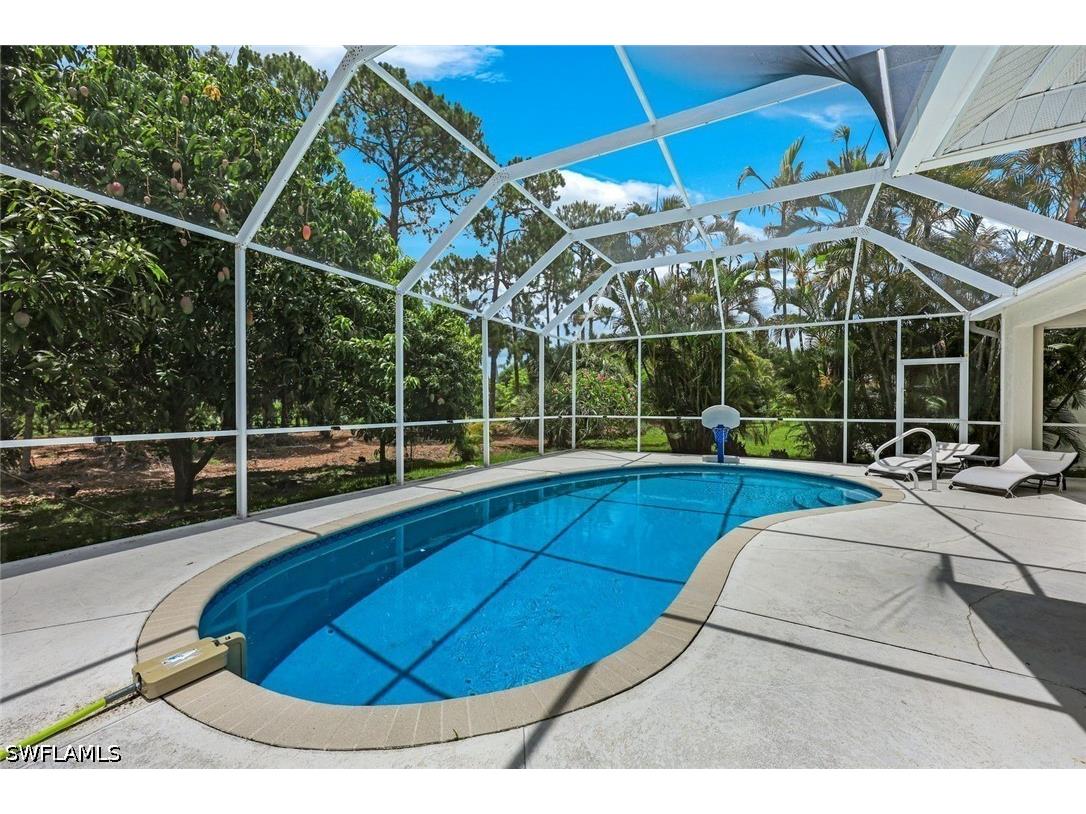 697 Crossfield Circle Naples FL 34104 226025377 image16