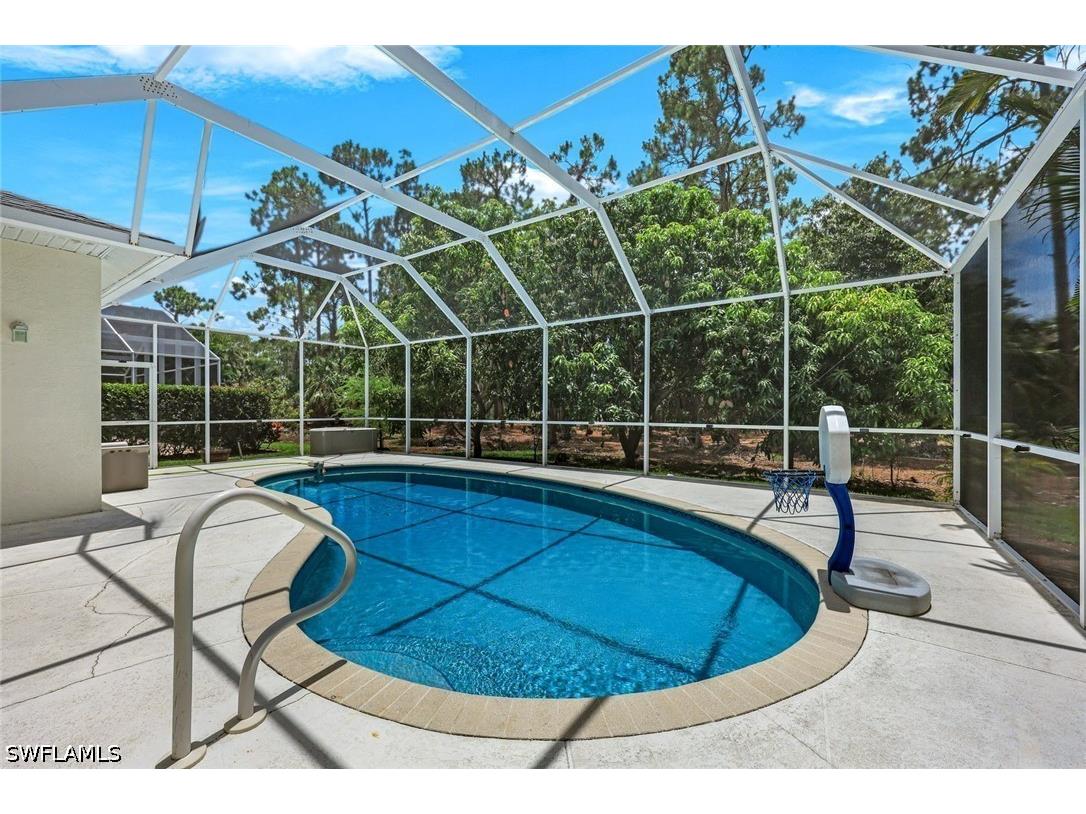 697 Crossfield Circle Naples FL 34104 226025377 image2