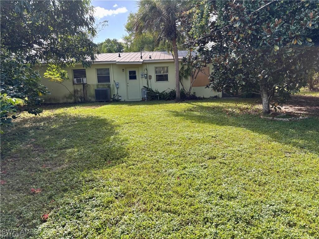 697 Pine Vale Drive Naples FL 34104 225070238 image1