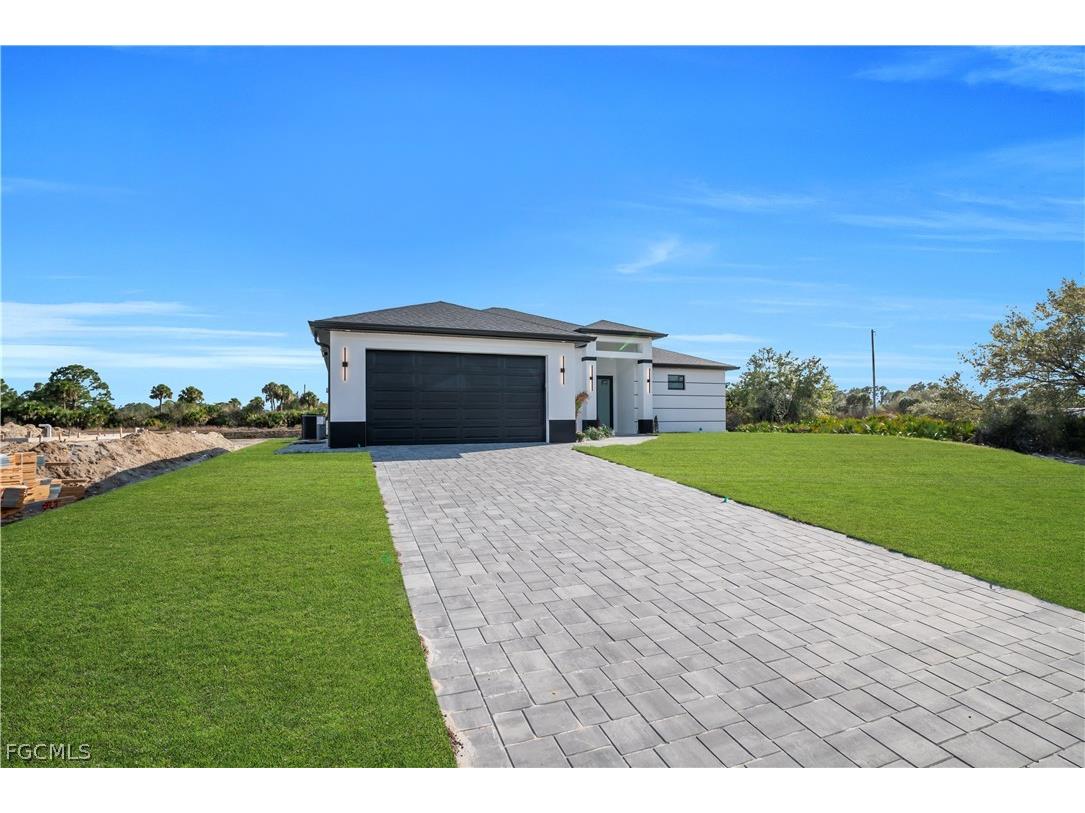 697 Whitmore Loop Lehigh Acres FL 33972 2026011350 image5