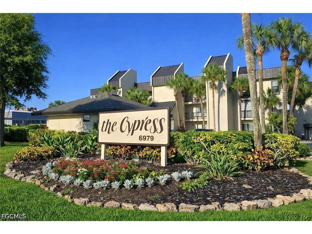 6979 Winkler Road #111 Fort Myers FL 33919 2026020776 image1