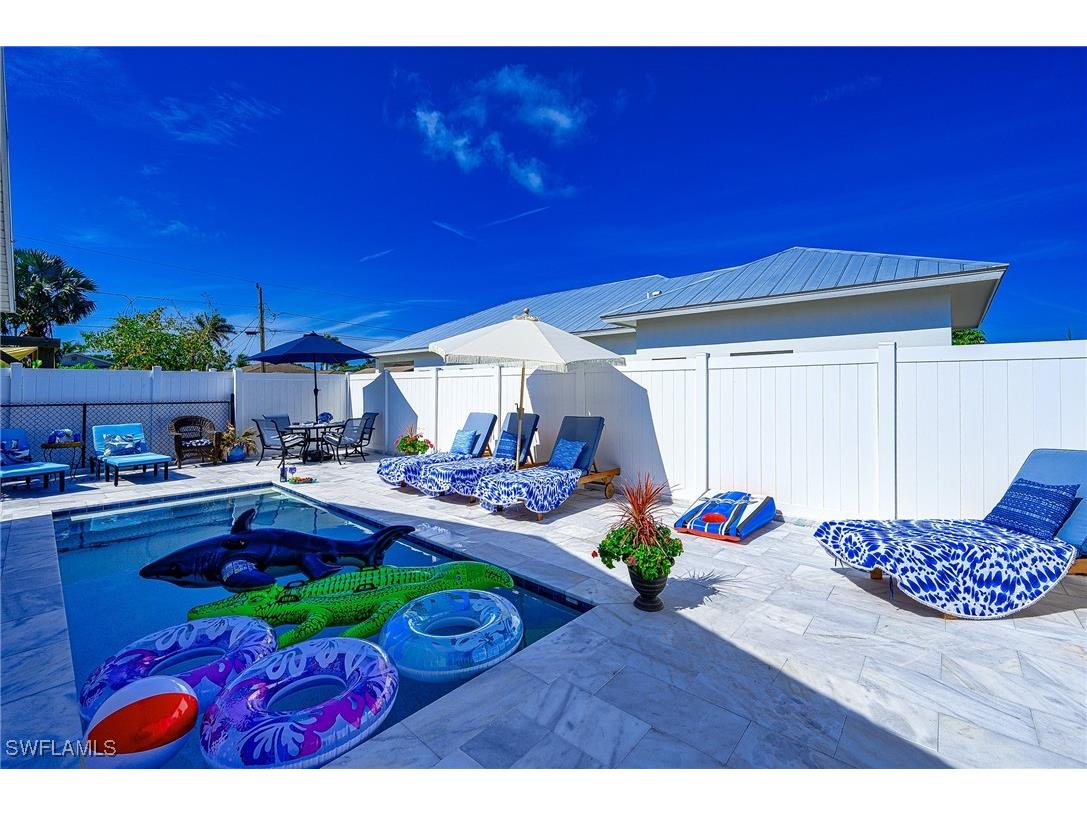 698 105th Avenue N Naples FL 34108 225027296 image1