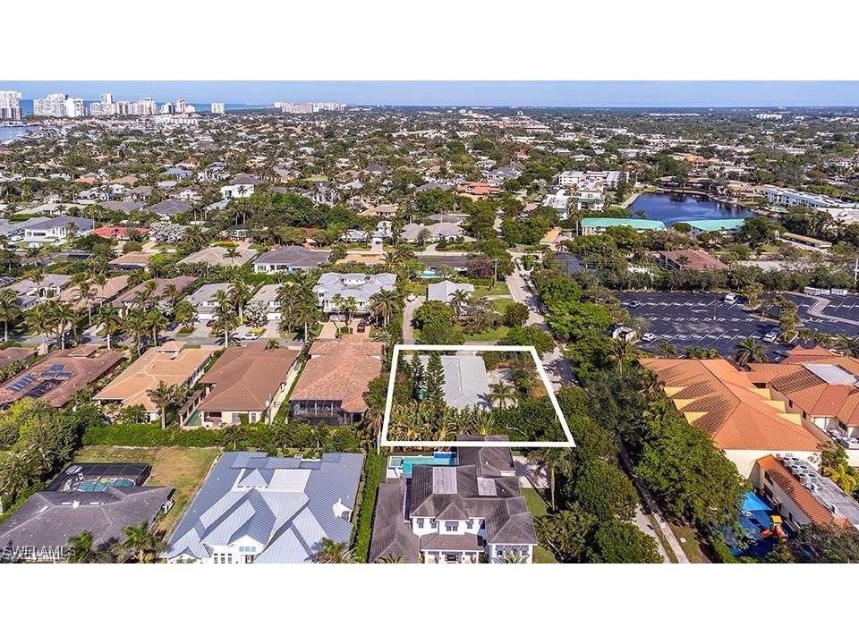 698 Fairway Terrace Naples FL 34103 225084910 image6