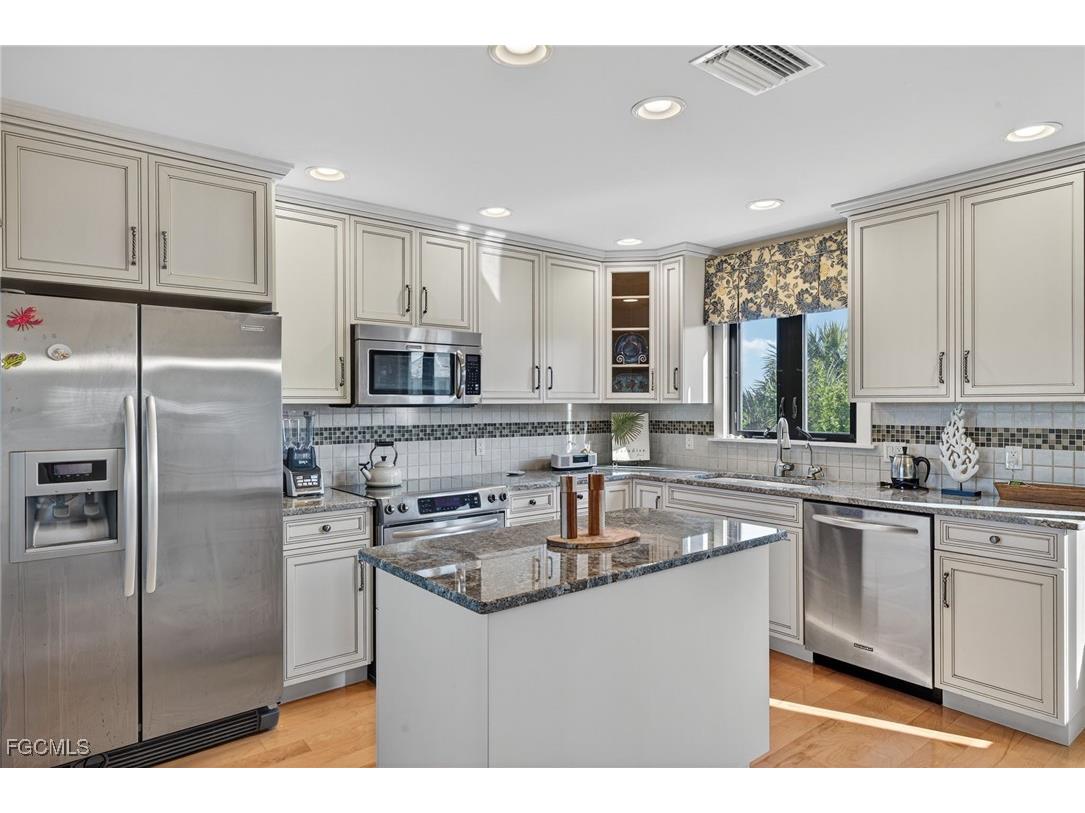 698 Spartina Court Sanibel FL 33957 2025022358 image7