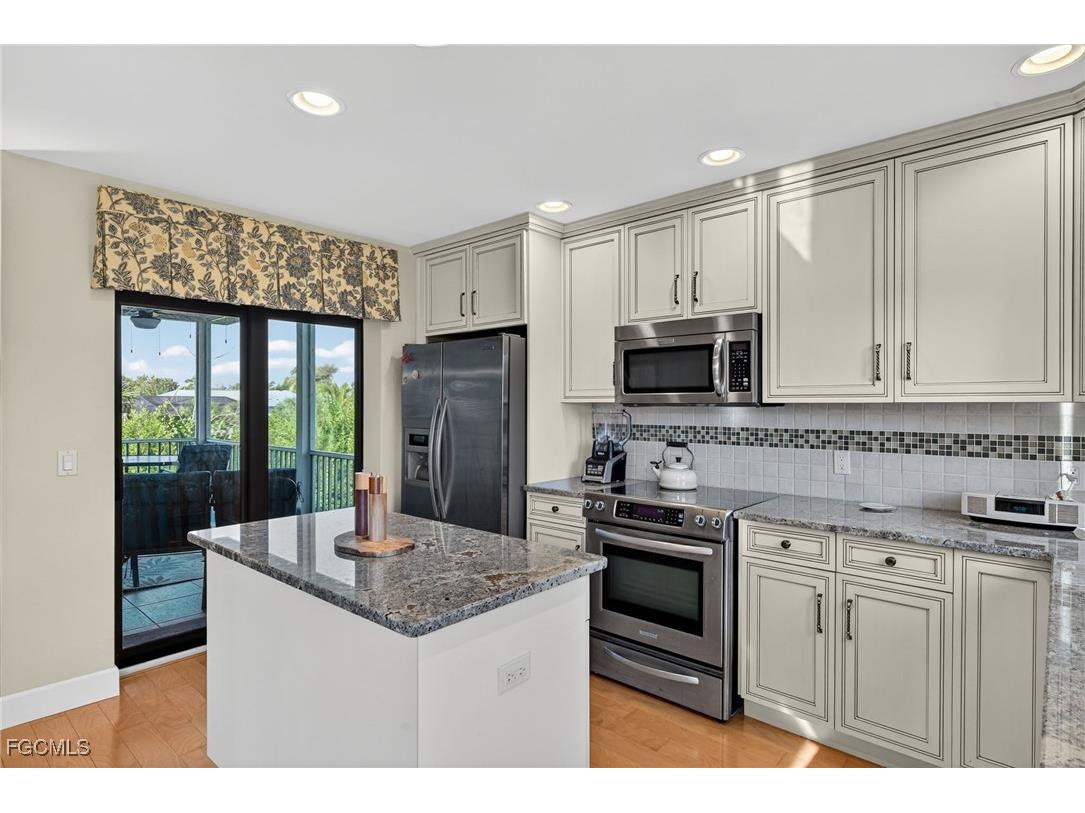 698 Spartina Court Sanibel FL 33957 2025022358 image8