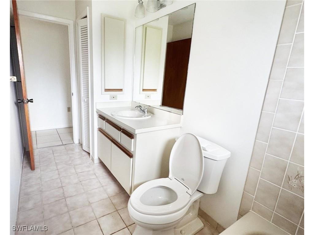 699 110th Avenue N #UNIT B Naples FL 34108 225082707 image11