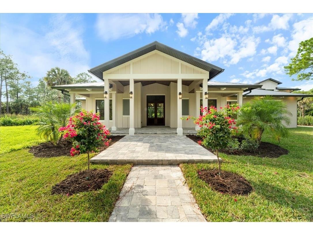 699 1st Street NW Naples FL 34120 225078466 image1