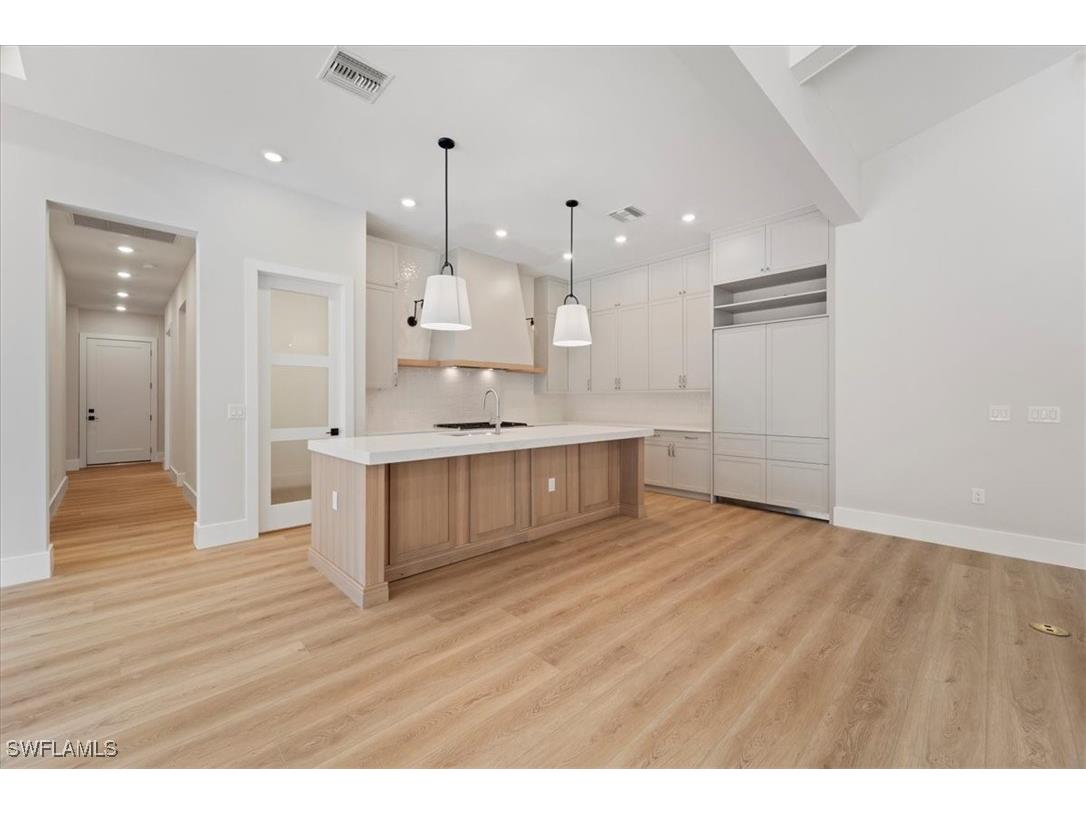 699 1st Street NW Naples FL 34120 225078466 image12