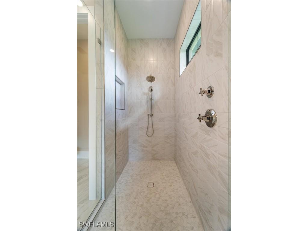 699 1st Street NW Naples FL 34120 225078466 image21