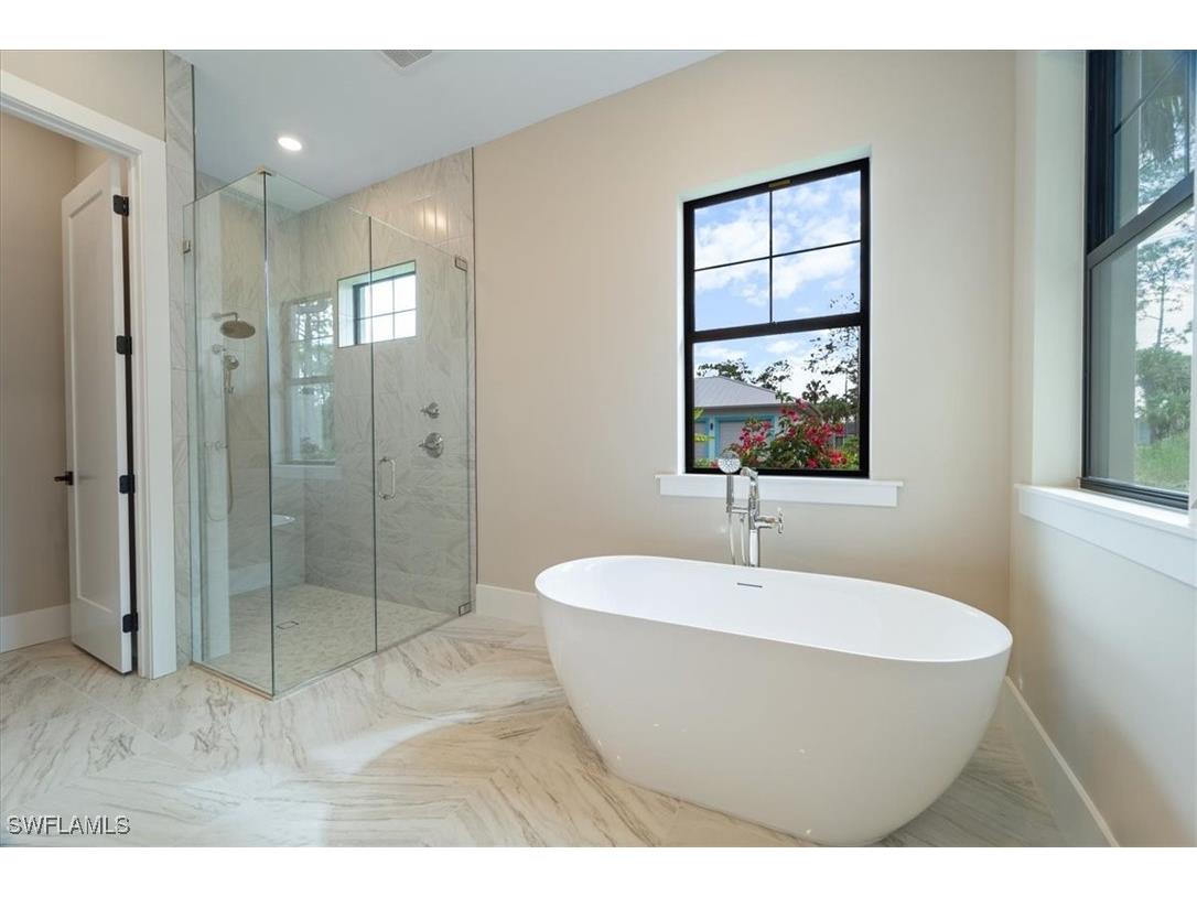 699 1st Street NW Naples FL 34120 225078466 image22