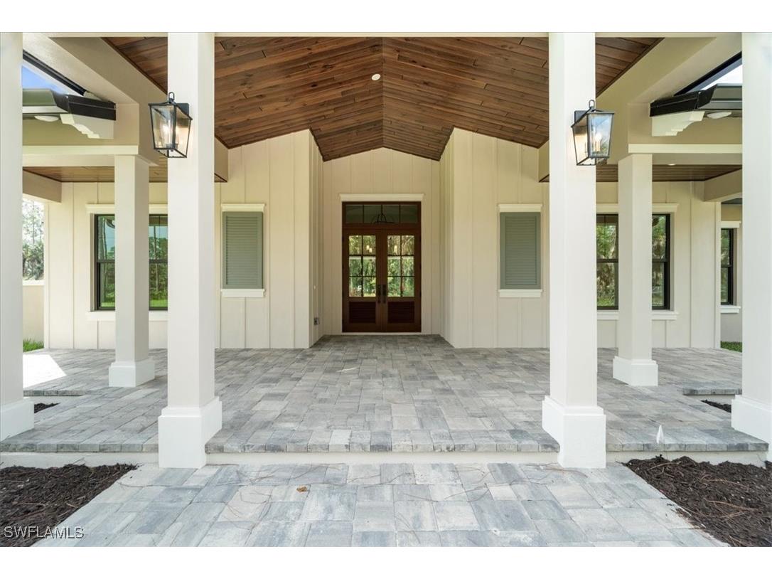 699 1st Street NW Naples FL 34120 225078466 image3